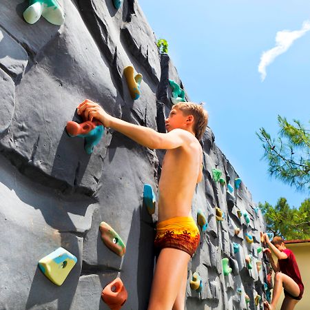 Marti Myra Hotel Tekirova Luaran gambar Climbing wall at the 2011 World Scout Jamboree