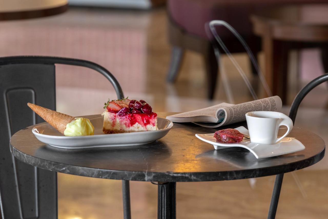 Marti Myra Hotel Tekirova Luaran gambar A typical Italian coffee table