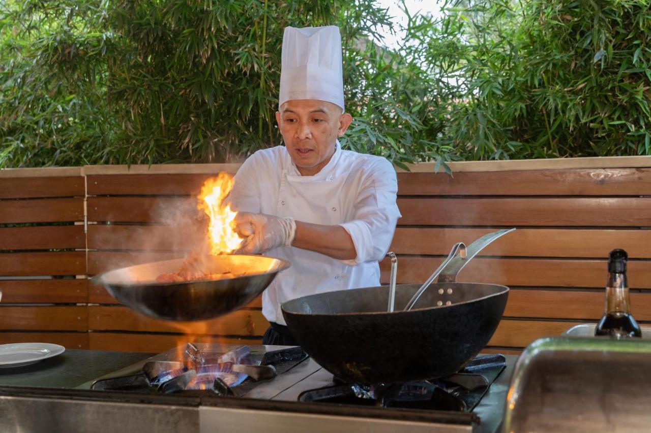 Marti Myra Hotel Tekirova Luaran gambar A wok being used in cooking